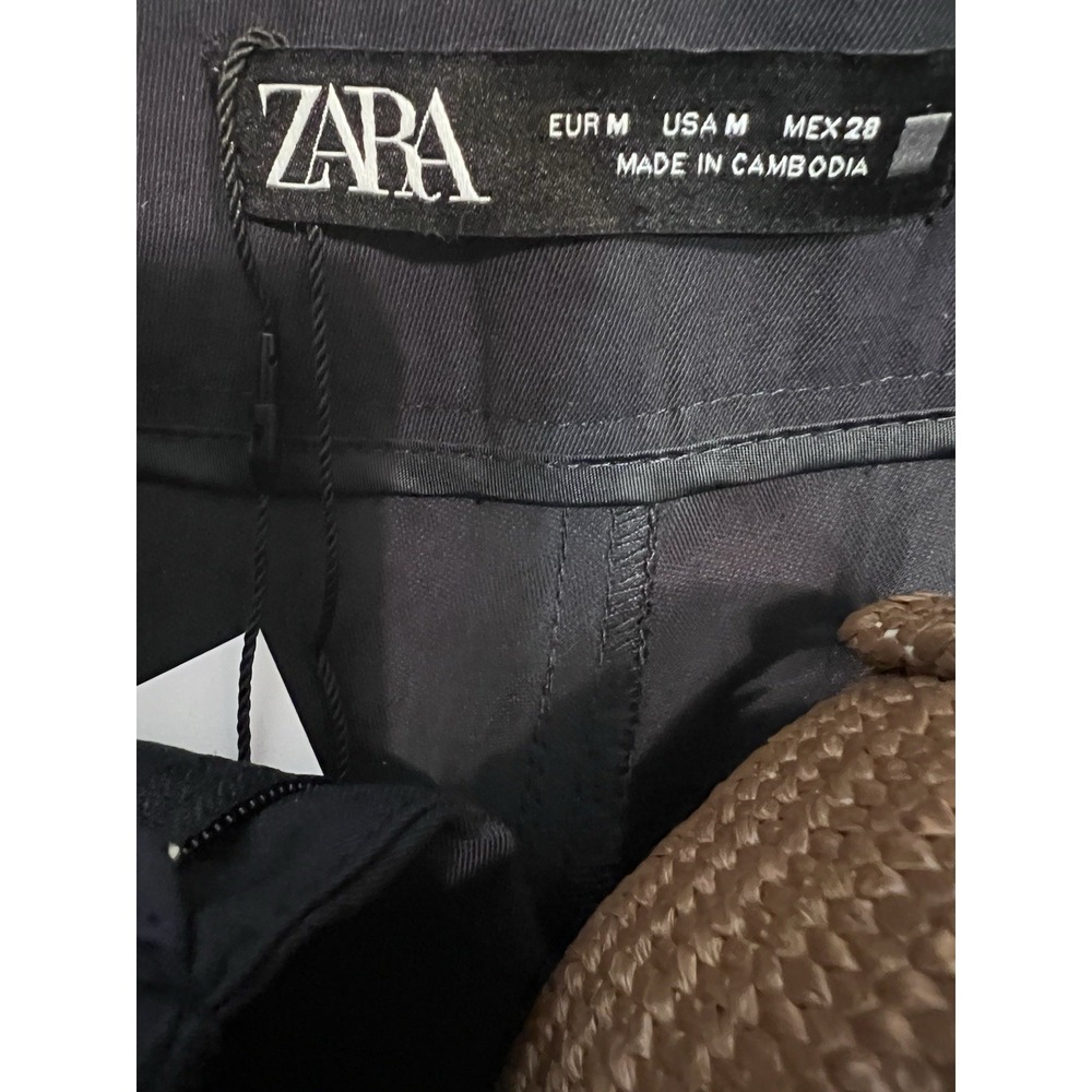 Zara Navy Blue High-Waist Shorts with Tan Belt - Picture 10 of 10